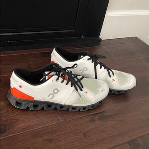 ON cloud men’s sneakers Comfortable clean sz 12.5